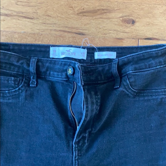Hollister Skinny Jeans - Picture 2 of 2